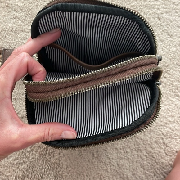 Shoulder bag purse chocolate brown like new 9” tall 7” wide 2” deep - Picture 2 of 4